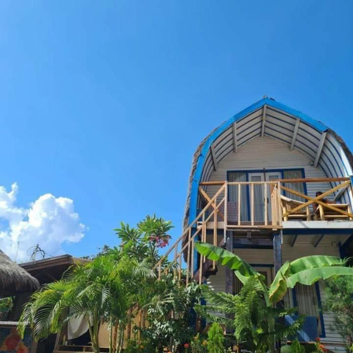 Tropical House Bungalows Gili Trawangan Exterior photo
